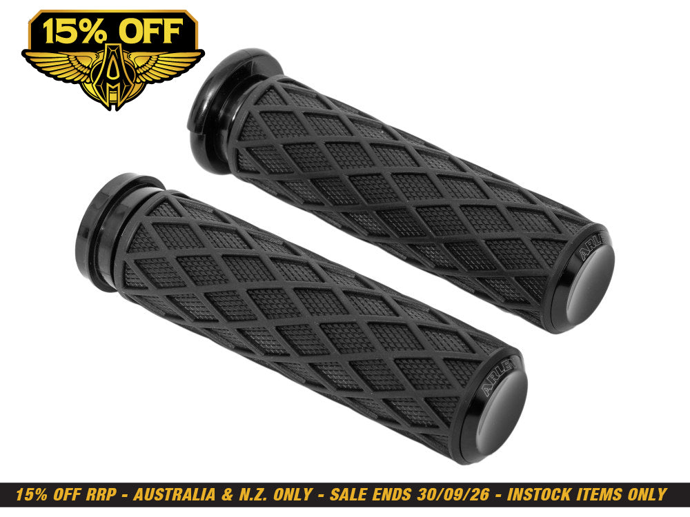 Diamond Handgrips - Black. Fits H-D with Throttle Cable.