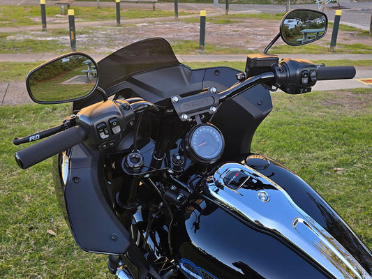 Knurled Fusion Handgrips - Black. Fits CVO Touring 2023up, Street Glide & Road Glide 2024up, Touring 2025up & Softail 2025up