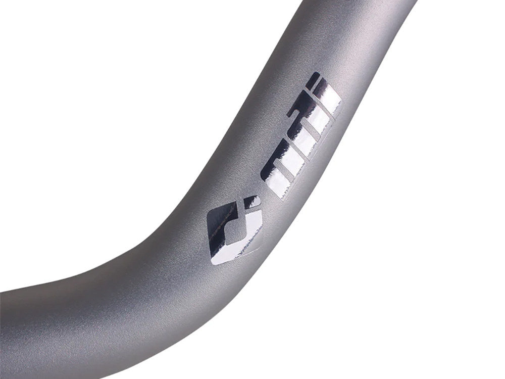 1-1/8in. V-Twin Moto Handlebar - Silver.