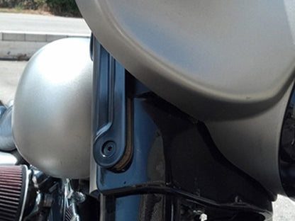 Front Turn Signal Indicator Strips with Smoked Lens & Amber LED's - Black. Fits Street Glide 2006-2023