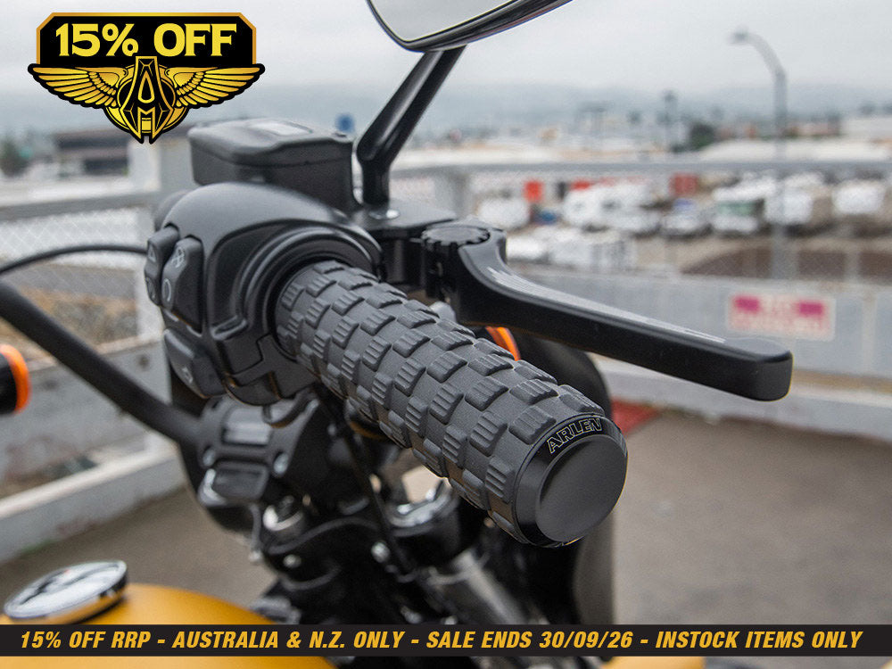 Air Trax Handgrips - Black. Fits H-D with Throttle Cable.