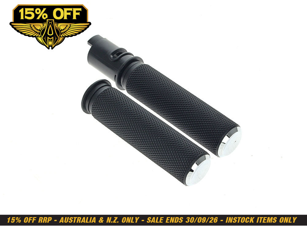 Knurled Fusion Handgrips - Chrome. Fits CVO Touring 2023up, Street Glide & Road Glide 2024up, Touring 2025up & Softail 2025up