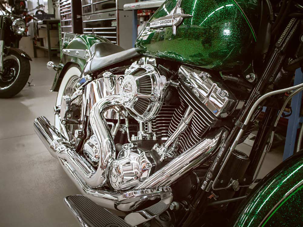 Fat Cat 2-into-1 Exhaust with Straight Muffler - Chrome. Fits Softail 1986-2017.
