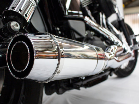 Bob Cat 2-into-1 Exhaust - Chrome with Aluminium Sleeve Muffler. Fits Dyna 2006-2017