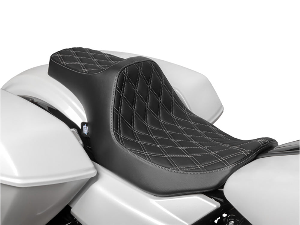 Predator 3 Dual Seat with Silver Double Diamond Lattice Stitch. Fits CVO Touring 2023up, Street Glide & Road Glide 2024up, Touring 2025up