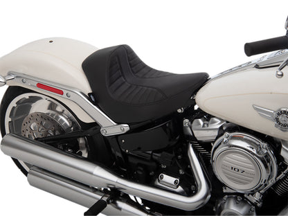 Ez Solo Seat with Black Scorpion Stitch. Fits Fatboy 2018up & Breakout 2023up