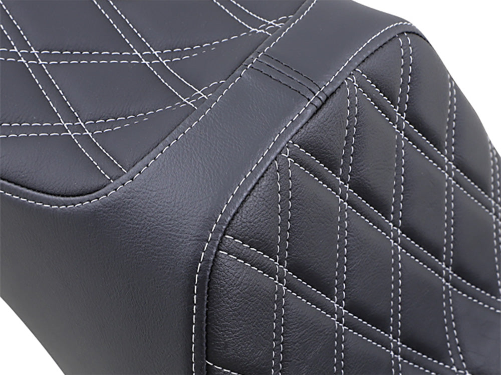 Predator 3 Dual Seat with Silver Double Diamond Lattice Stitch. Fits Softail 2006-2017 with OEM 200 Rear Tyre