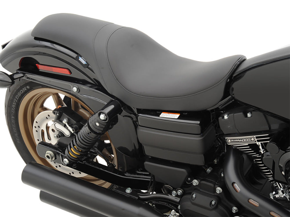 Predator Dual Seat - Smooth Black. Fits Dyna 2006-2017