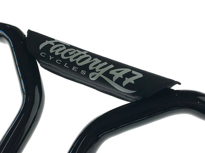 14in. x 1-1/4in. MX47 Straight T-Bar Handlebar - Gloss Black.