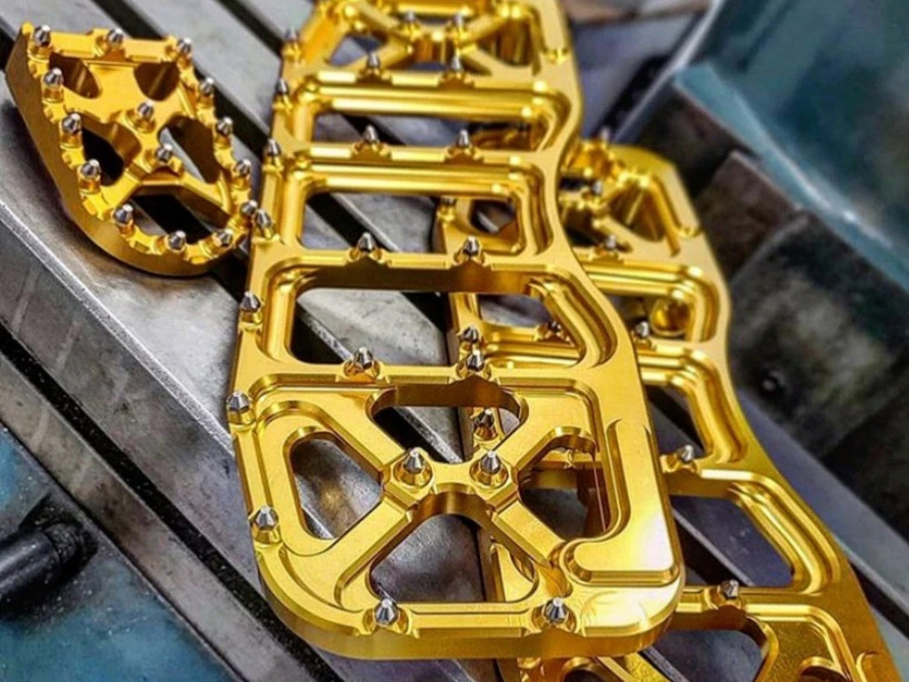 V5 Rider Floorboards - Gold. Fits Touring 1980up, FL Softail 1986-2017 & Dyna Switchback 2012-2016