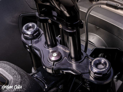 Bully Billet Top Clamp - Black. Fits Low Rider S 2020up.