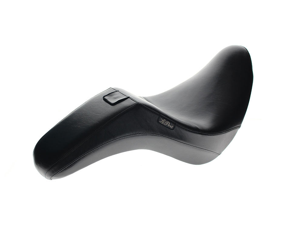 Outcast Dual Seat with Backrest. Fits Softail 2006-2017 with 200 OEM Rear Tyre.