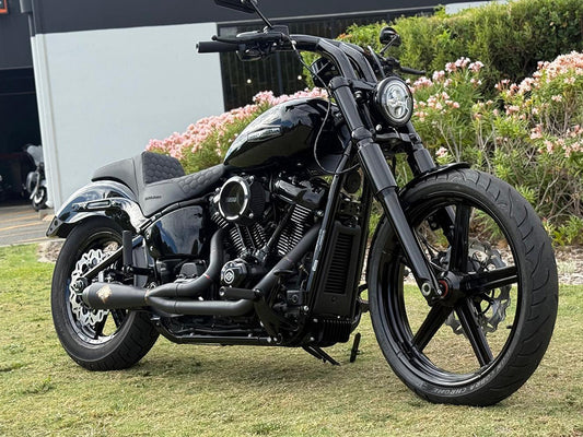 Step-Up HC Dual Seat with Black Honeycomb Stitch. Fits Softail Street Bob 2018up & Standard 2020up