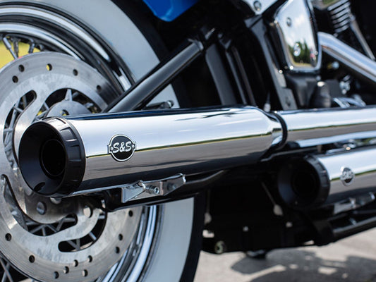 3-1/2in. Grand National Slip-On Mufflers - Chrome with Black End Caps. Fits Heritage Classic 2018-2024 & Deluxe 2018-2020