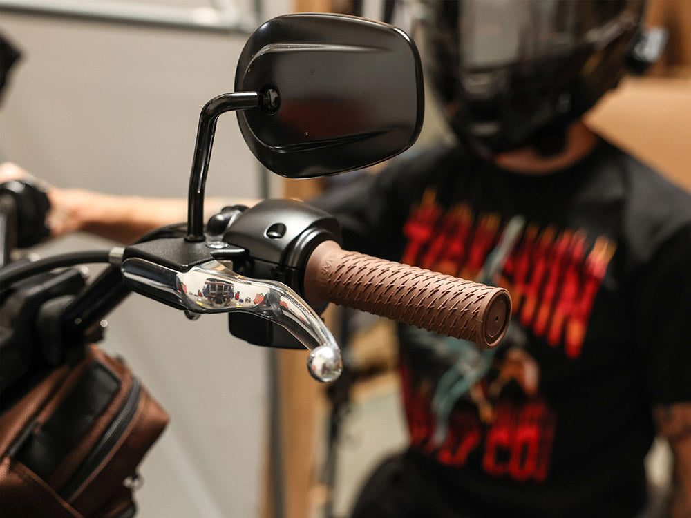 Bolt Grips - Brown.