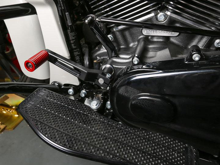 Billet Shift Lever - Black. Stock Length. Fits Touring 1983up, Trike 2008up, FXR 1982-1994 & FL Softail 1986-2017.