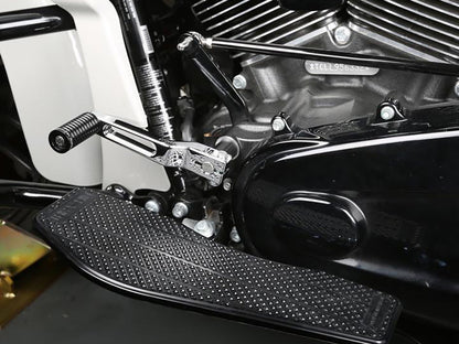 Billet Shift Lever - Chrome. 1in. Shorter Length. Fits Touring 1983up, Trike 2008up, FXR 1982-1994 & FL Softail 1986-2017.